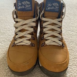 Women’s hiking boot